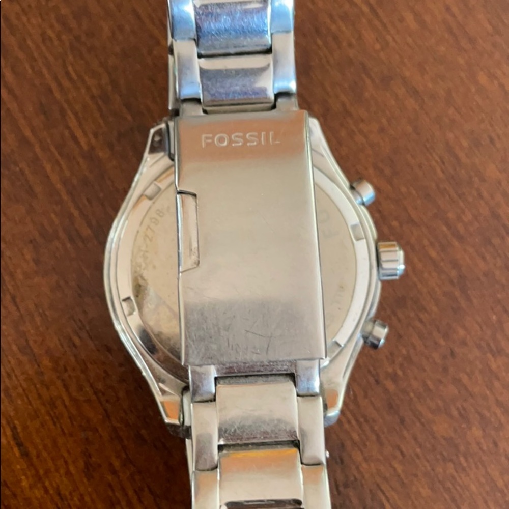 Silver and pink Fossil Watch - Picture 2 of 6